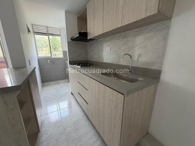 Apartamento de 3 alcobas en venta en Niquia, Bello, 54 m² · foto 3 de 8