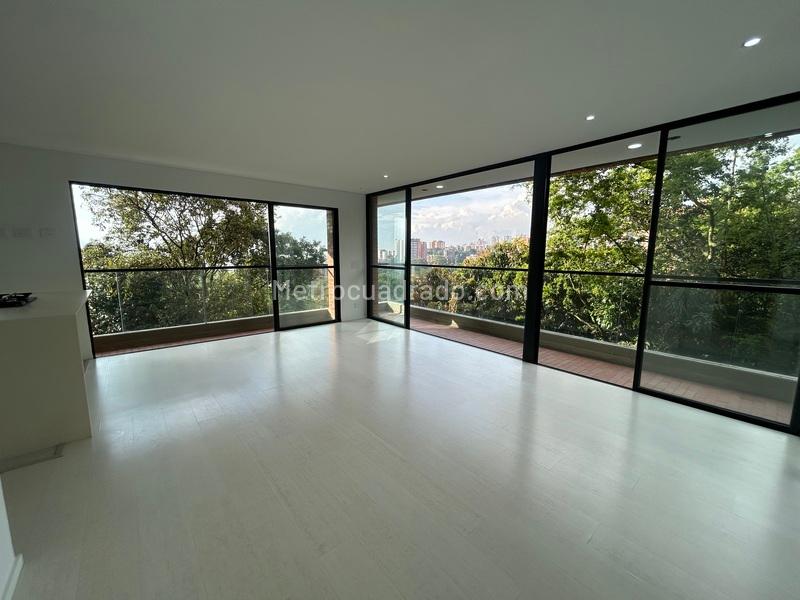 1BR Apartment in Loma Del Esmeraldal (70 m²)
