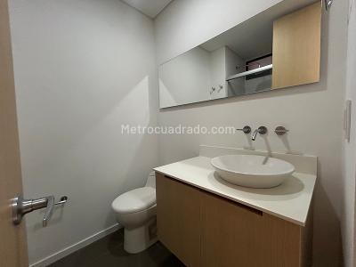 Apartamento de 1 alcoba en arriendo en Loma Del Esmeraldal, Envigado, 70 m² · foto 11 de 15