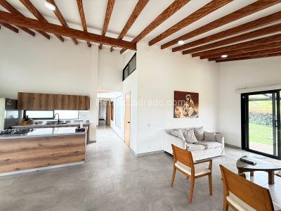 Casa de 3 alcobas en venta en Rio Negro, Rionegro, 186 m² · foto 3 de 20