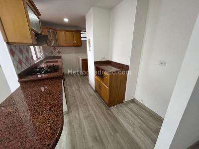 Apartamento en arriendo en Milla De Oro, Medellín · foto 2 de 14