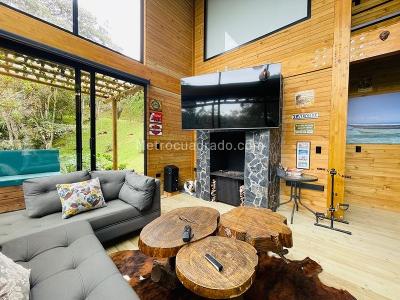 Casa de 3 alcobas en venta en Catedral, Envigado, 225 m² · foto 4 de 20