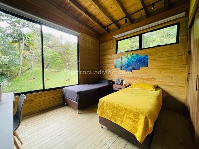 Casa de 3 alcobas en venta en Catedral, Envigado, 225 m² · foto 10 de 20