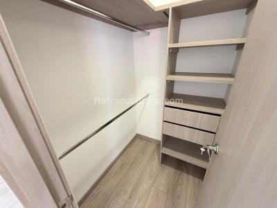 Apartamento de 3 alcobas en venta en San Nicolas, Rionegro, 92 m² · foto 9 de 16