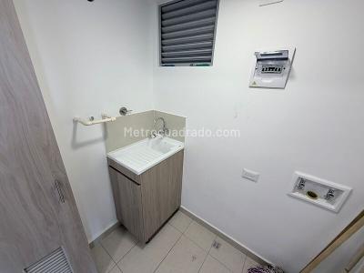 Apartamento de 3 alcobas en venta en San Nicolas, Rionegro, 92 m² · foto 14 de 16