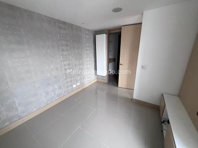 Apartamento de 3 alcobas en arriendo en Loma Del Indio, Medellín, 87 m² · foto 10 de 19