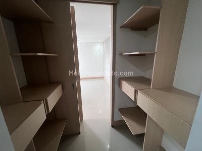 Apartamento de 3 alcobas en arriendo en Loma Del Indio, Medellín, 87 m² · foto 14 de 19