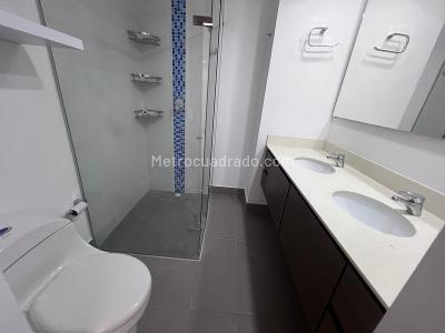 Apartamento de 3 alcobas en arriendo en Loma Del Indio, Medellín, 87 m² · foto 16 de 19