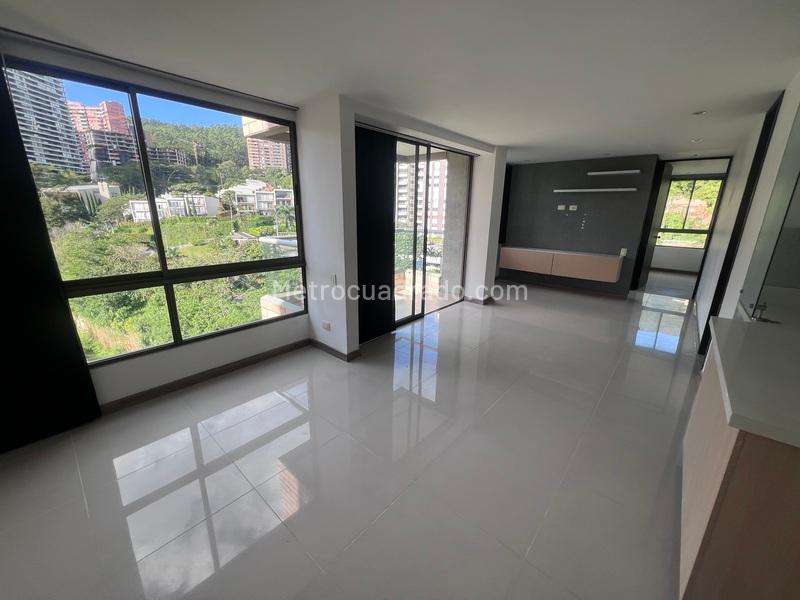 2BR Apartment in Altos Del Poblado (72 m²)