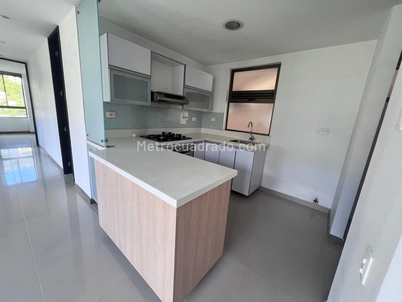 2BR Apartment in Altos Del Poblado (72 m²) - 3