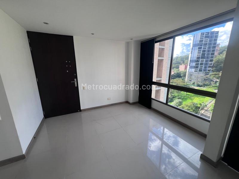 2BR Apartment in Altos Del Poblado (72 m²) - 4