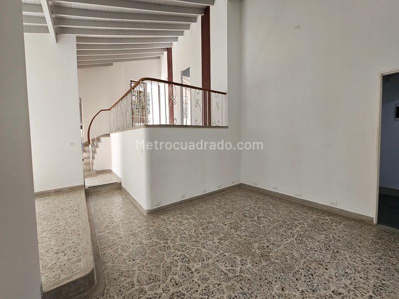 5BR House in Otro (300 m²)