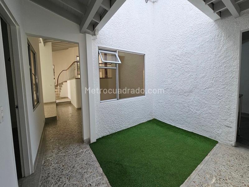 5BR House in Otro (300 m²) - 5