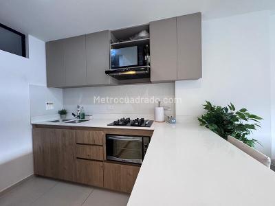 Apartamento de 3 alcobas en arriendo en Loma Del Escobero, Envigado, 67 m² · foto 4 de 11