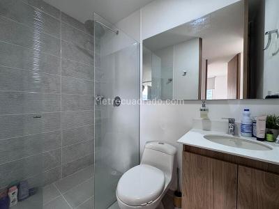 Apartamento de 3 alcobas en arriendo en Loma Del Escobero, Envigado, 67 m² · foto 9 de 11