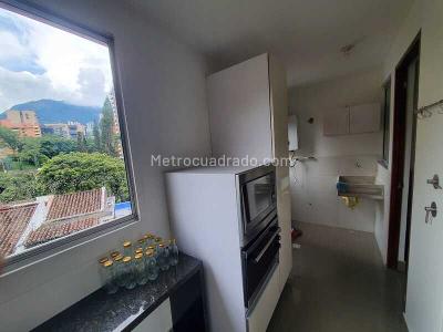 Apartamento de 3 alcobas en arriendo en Castropol, Medellín, 125 m² · foto 2 de 9