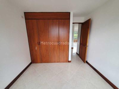 Apartamento de 3 alcobas en arriendo en Castropol, Medellín, 125 m² · foto 4 de 9
