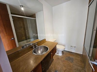 Apartaestudio en arriendo en El Poblado, Medellín · foto 10 de 14
