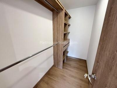 Apartamento de 2 alcobas en arriendo en San Nicolas, Rionegro, 74 m² · foto 11 de 16
