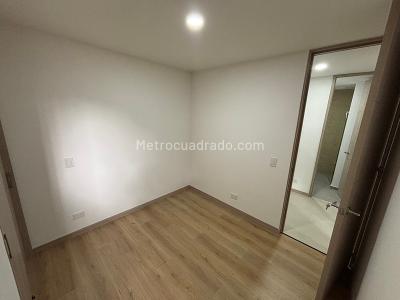 Apartamento de 2 alcobas en arriendo en Senorial, Envigado, 68 m² · foto 4 de 11