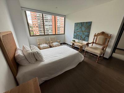 Apartamento de 2 alcobas en arriendo en El Poblado, Medellín, 145 m² · foto 4 de 7