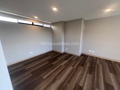 Apartamento de 3 alcobas en arriendo en El Poblado, Medellín, 200 m² · foto 12 de 15