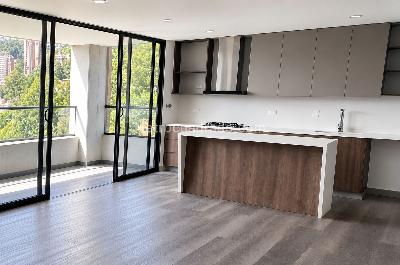 Apartamento de 3 alcobas en arriendo en El Poblado, Medellín, 200 m² · foto 3 de 15