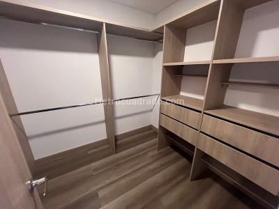 Apartamento de 3 alcobas en arriendo en El Poblado, Medellín, 200 m² · foto 7 de 15