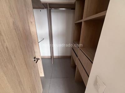 Apartamento en arriendo en El Poblado, Medellín · foto 6 de 14