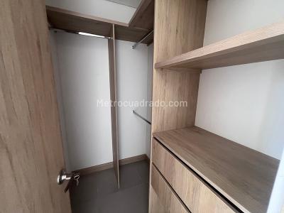 Apartamento en arriendo en El Poblado, Medellín · foto 7 de 14