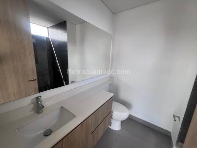 Apartamento en arriendo en El Poblado, Medellín · foto 9 de 14