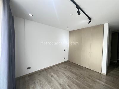 Apartamento en arriendo en Altos Del Poblado, Medellín · foto 6 de 14