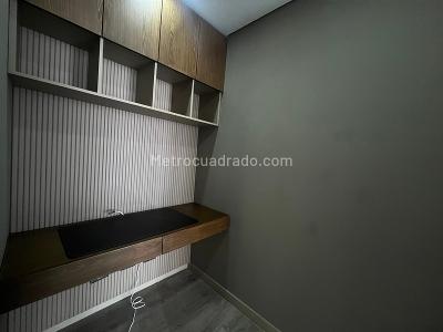 Apartamento en arriendo en Altos Del Poblado, Medellín · foto 8 de 14
