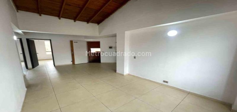 3BR Apartment in Otro (70 m²) - 2