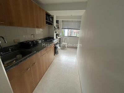 Apartamento de 2 alcobas en arriendo en Los Balsos N1, Medellín, 100 m² · foto 3 de 11