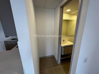 Apartamento de 2 alcobas en arriendo en El Poblado, Medellín, 85 m² · foto 12 de 20