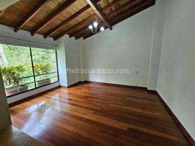 Casa de 4 alcobas en arriendo en El Poblado, Medellín, 252 m² · foto 13 de 20