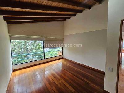 Casa de 4 alcobas en arriendo en El Poblado, Medellín, 252 m² · foto 14 de 20