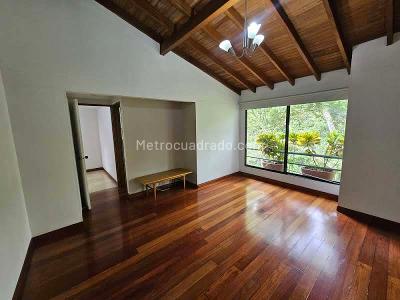 Casa de 4 alcobas en arriendo en El Poblado, Medellín, 252 m² · foto 15 de 20