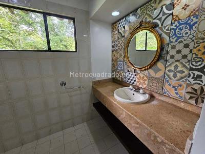 Casa de 4 alcobas en arriendo en El Poblado, Medellín, 252 m² · foto 17 de 20