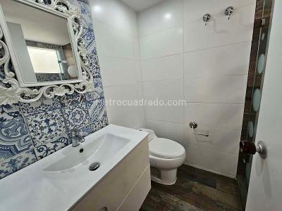 Casa de 4 alcobas en arriendo en El Poblado, Medellín, 252 m² · foto 19 de 20