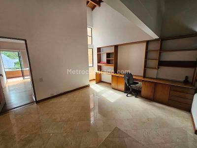 Casa de 4 alcobas en arriendo en El Poblado, Medellín, 252 m² · foto 5 de 20