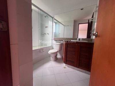 Apartamento de 3 alcobas en arriendo en San Lucas, Medellín, 180 m² · foto 13 de 20
