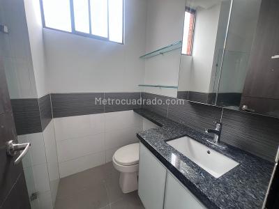 Apartamento en arriendo en La Linde, Medellín · foto 16 de 20