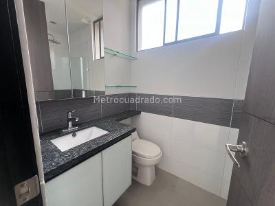 Apartamento en arriendo en La Linde, Medellín · foto 17 de 20
