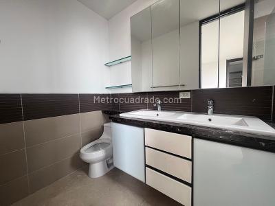 Apartamento en arriendo en La Linde, Medellín · foto 18 de 20