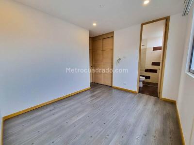 Apartamento de 2 alcobas en arriendo en Castropol, Medellín, 90 m² · foto 11 de 15