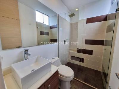 Apartamento de 2 alcobas en arriendo en Castropol, Medellín, 90 m² · foto 13 de 15