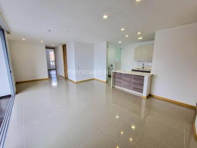 Apartamento de 2 alcobas en arriendo en Castropol, Medellín, 90 m² · foto 2 de 15
