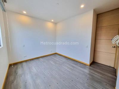 Apartamento de 2 alcobas en arriendo en Castropol, Medellín, 90 m² · foto 8 de 15